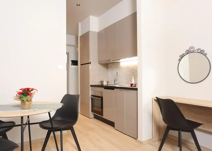 Zenou 24 Downtown Apartment